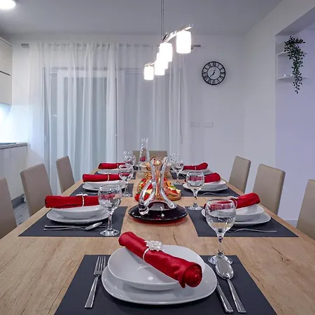 Angelus With Heated Pool Villa Kučine