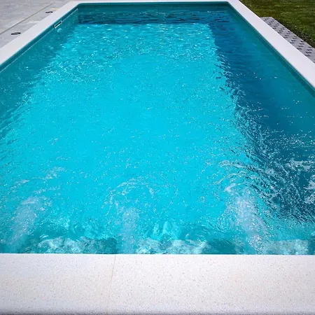 Villa Angelus With Heated Pool