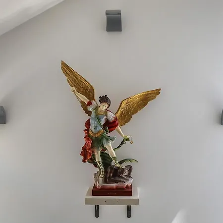 Angelus With Heated Pool