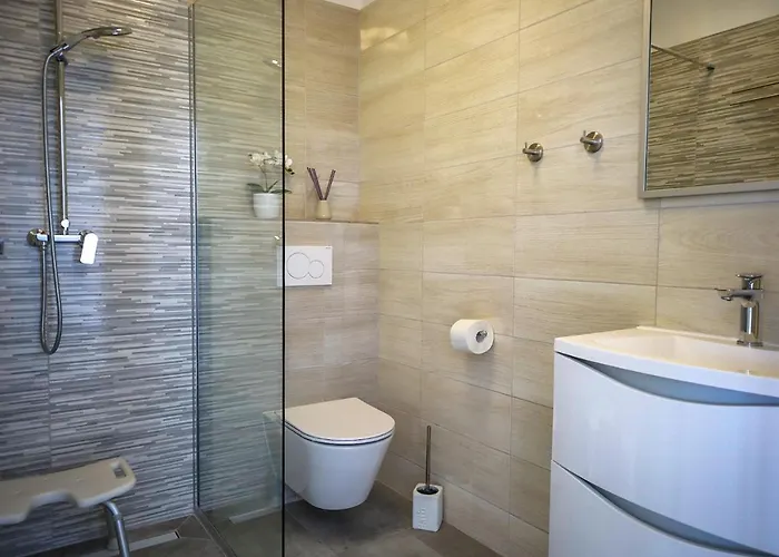 Villa Angelus With Heated Pool